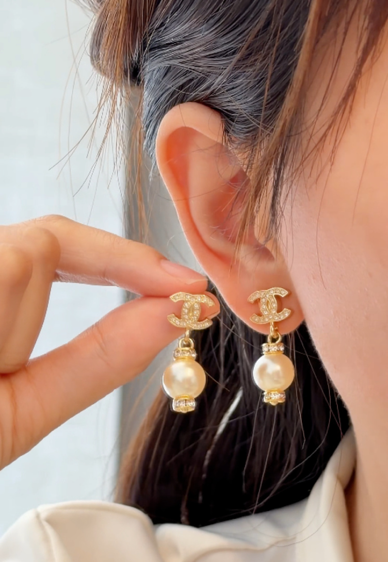 CHE84 Women's 26S Full Diamond Pearl Lantern Earnail Jewelry