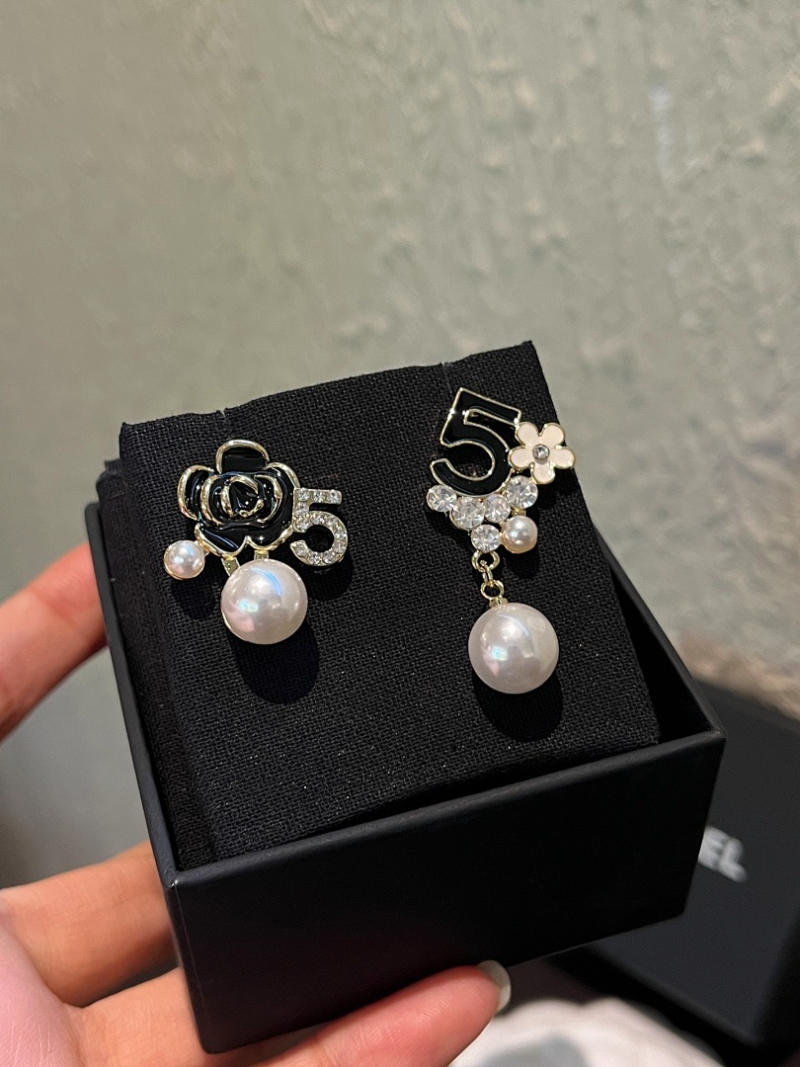 A214 Women's Camellia Asymmetric Pearl Earrings Jewelry