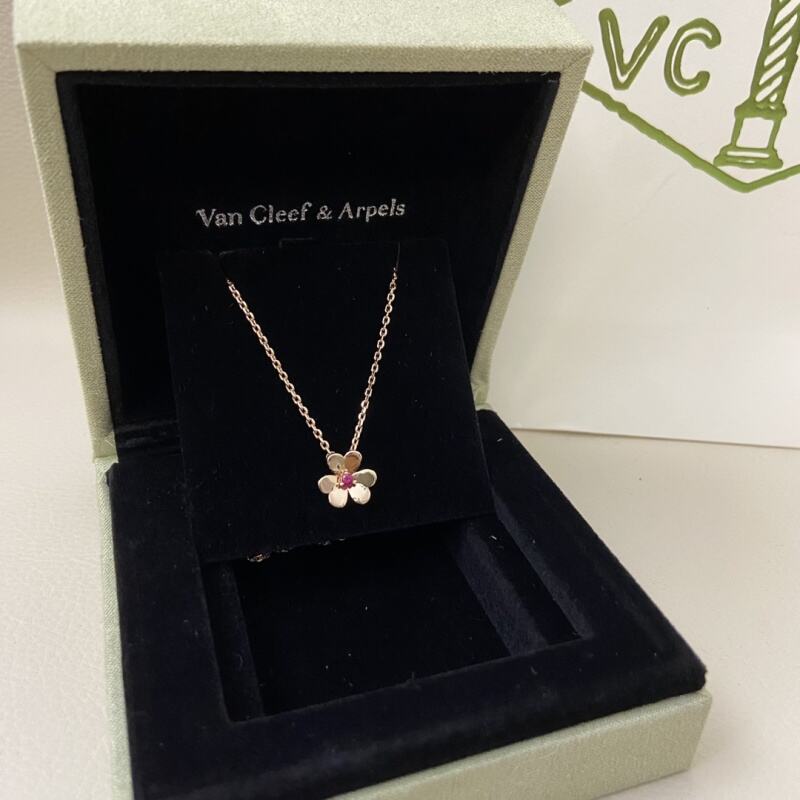 VAN39 New Green Diamond Red Diamond Clover Necklace Jewelry