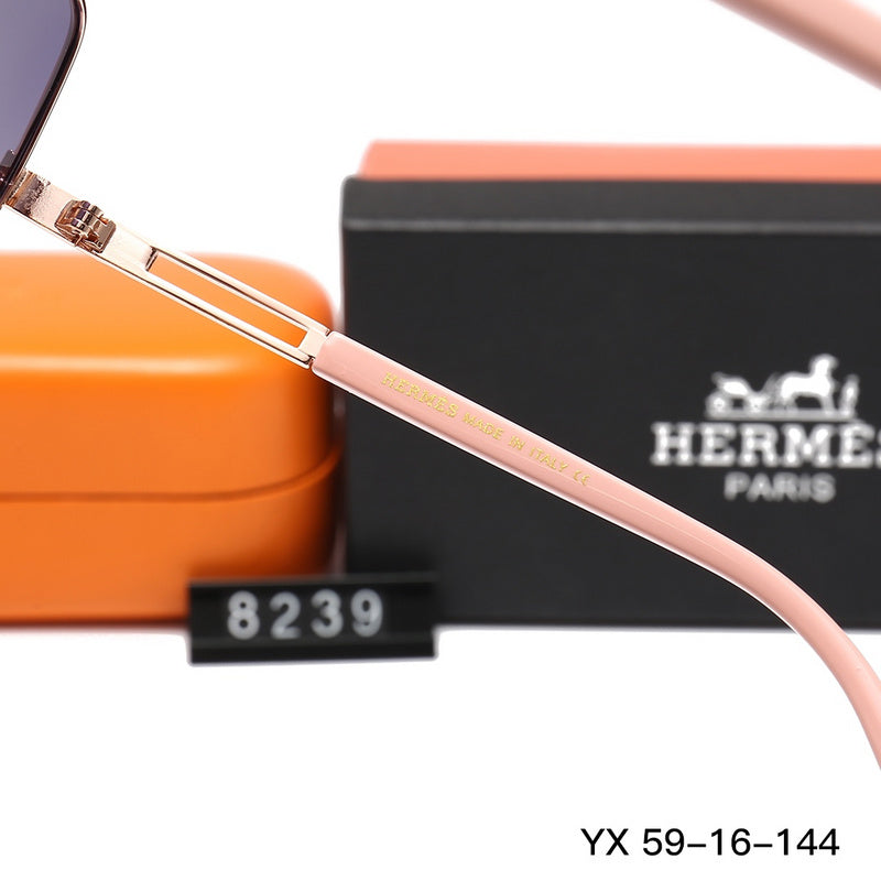 8239 Sunglasses with box