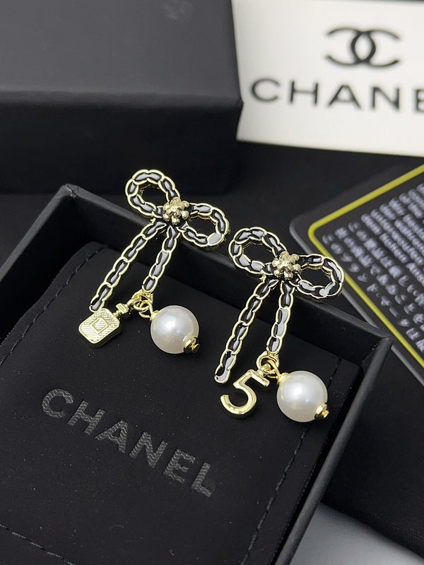 A1097 Women's new fashion stud earrings jewelry