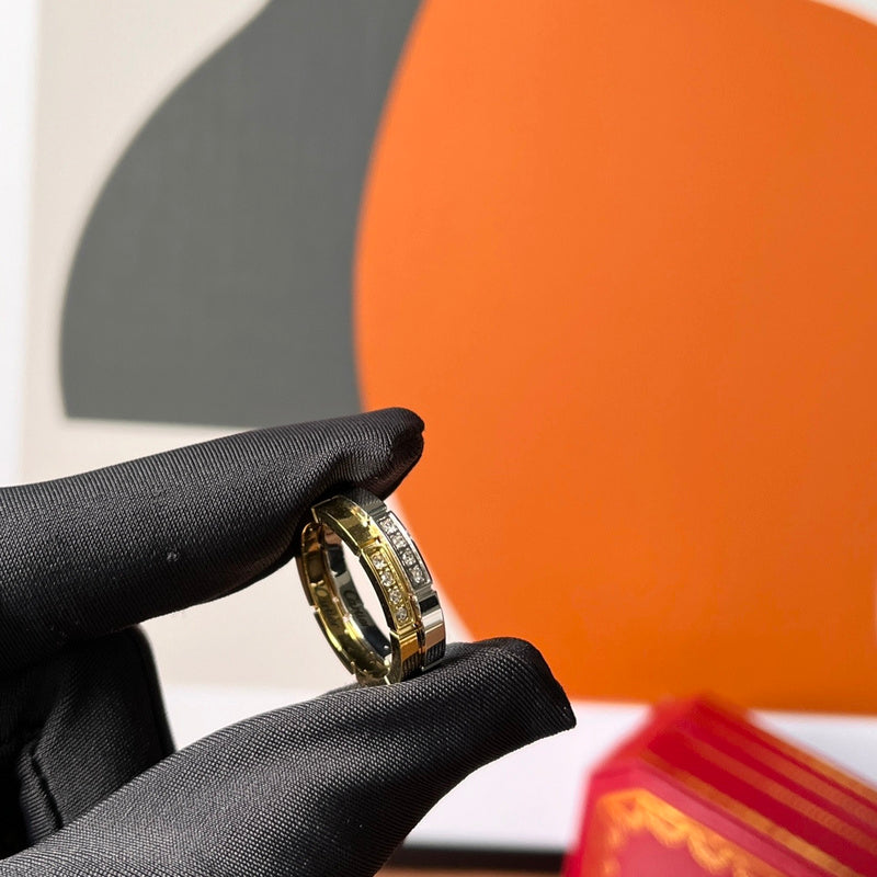 J082 Set with 4 square diamond rings Jewelry