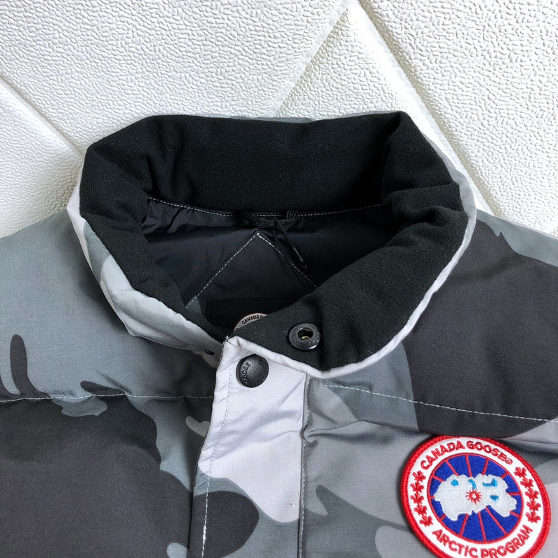 DEC10 Canada Goose High Quality 1:1 New Unisex Down jacket for women and men Navy camouflage
