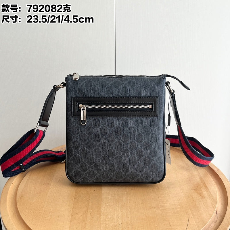 LGP90 bag 23.5-21-4.5cm 27-28.5-5cm Shoulder bags