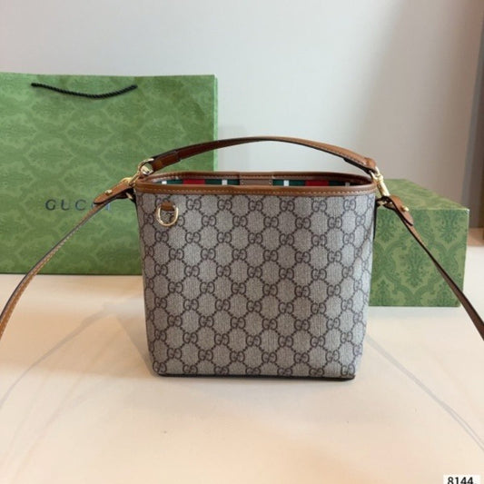 AGP8 Handbag Bag 21-9-20CM pillow Bags With Box