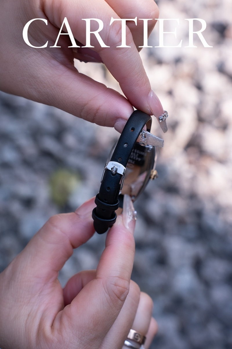 CW21  Women's Soft and Elegant 23mm X30mm Watch