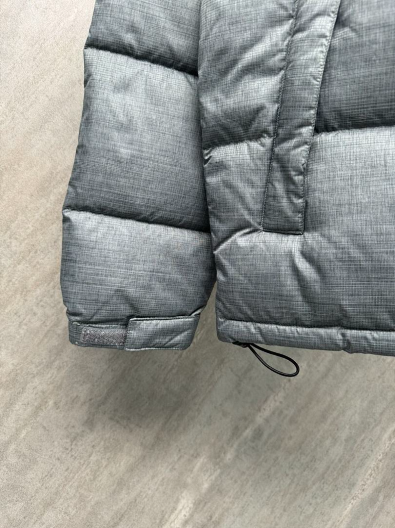 105933  Men's and women's classic down jacket from the north clother