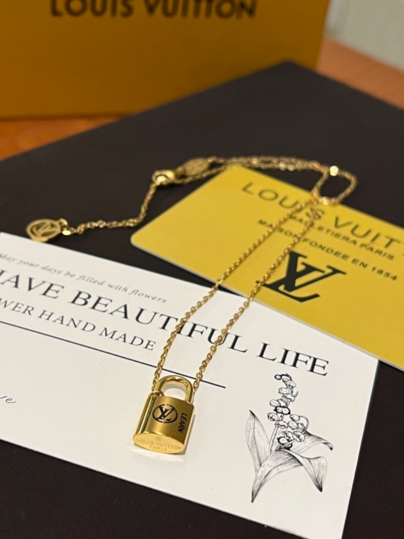 X706   Men's and women's titanium steel necklace lock jewelry