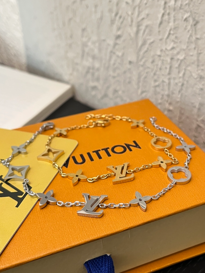 L228 Women's Titanium Steel Bracelet Jewelry