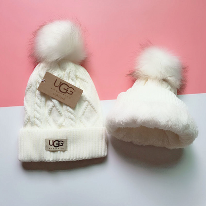 PUGH29  Women's diamond shaped velvet hat