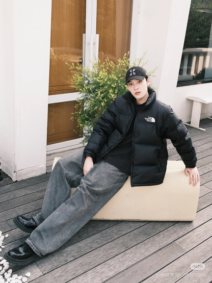 105918  Men's and women's classic down jacket from the north clother