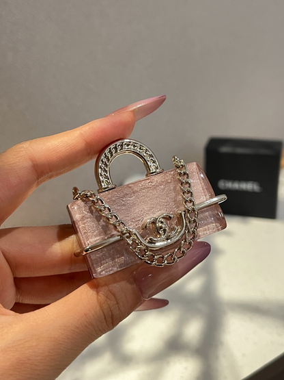 D205   Women's new handbag, brooch, jewelry