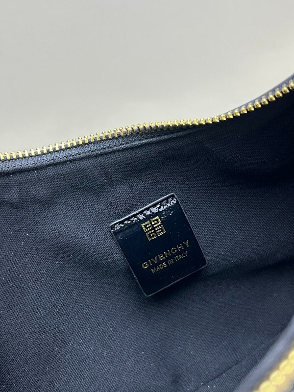 LGIP1 Leather shoulder bag 18-30-8CM Handbag