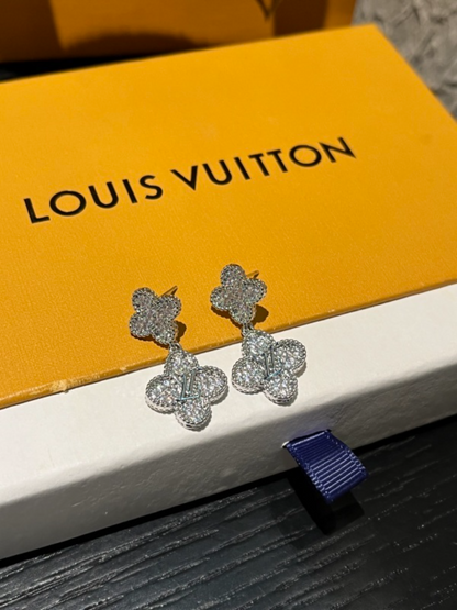 A1208  Women's new fashionable earrings and jewelry