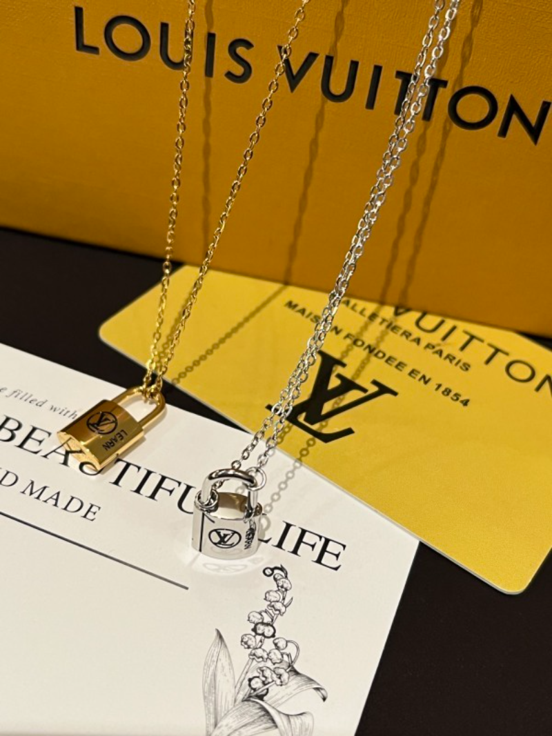 X706   Men's and women's titanium steel necklace lock jewelry