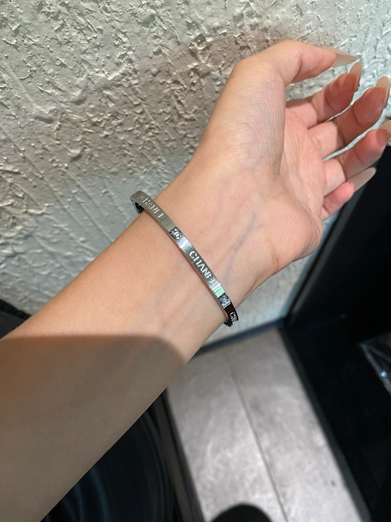 S499  Women's Titanium Steel Bracelet Jewelry