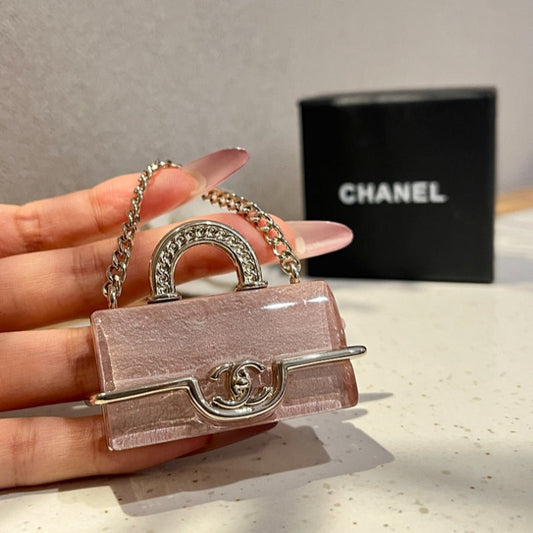 D205   Women's new handbag, brooch, jewelry