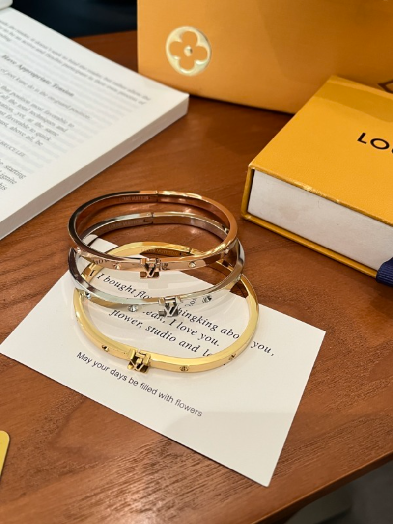 S481  Women's Titanium Steel Bracelet Jewelry