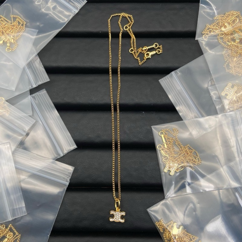 CEN4  New Diamond encrusted Triumphal Arch Logo Necklace Jewelry