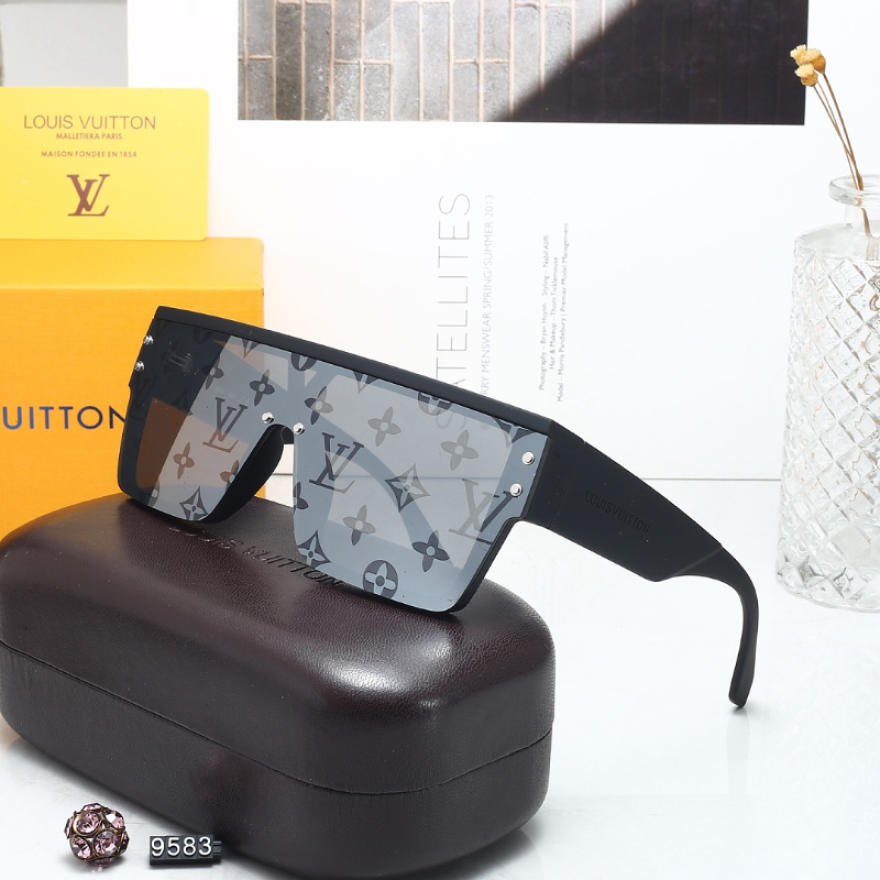 9853  Sunglasses with box