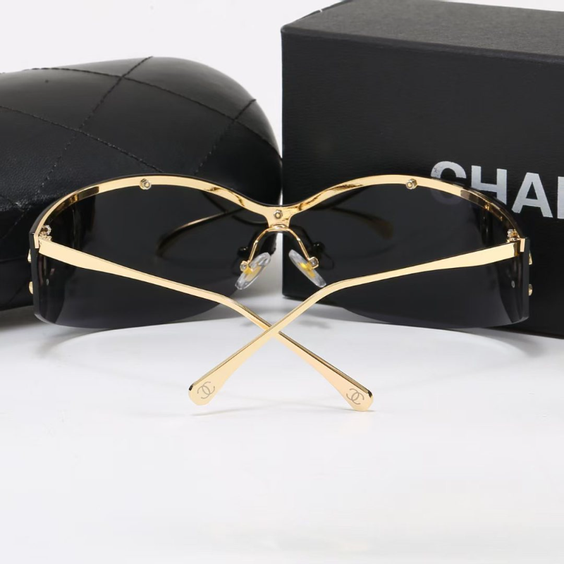 71787  Sunglasses with box
