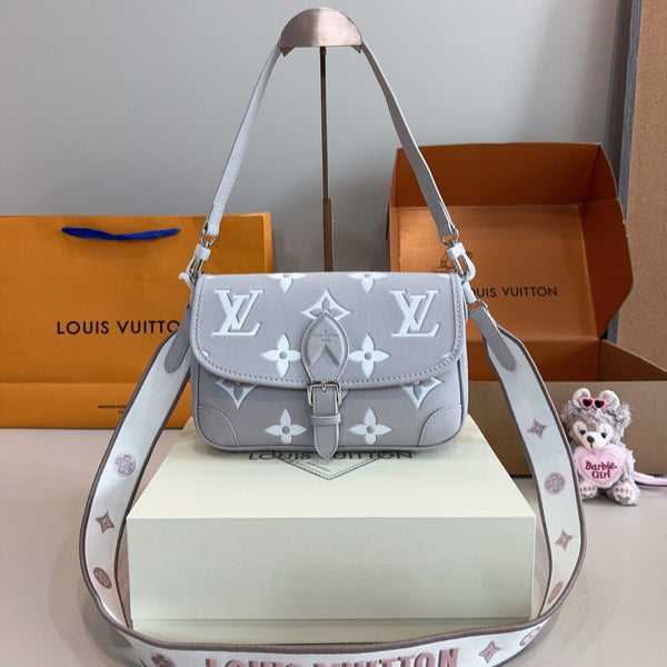 MLB08  French staff handbag 25 * 9 * 16cm with gift box