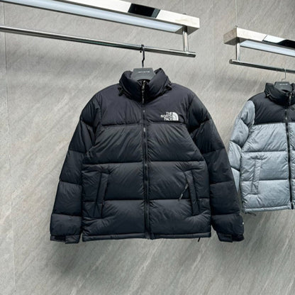 105918  Men's and women's classic down jacket from the north clother