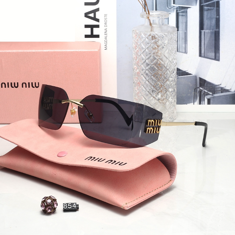 854  Sunglasses with box