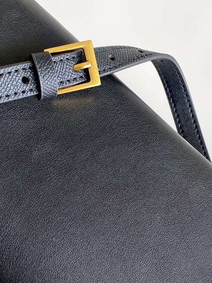 LVP10  bag 23.5-12-3cm Shoulder bags