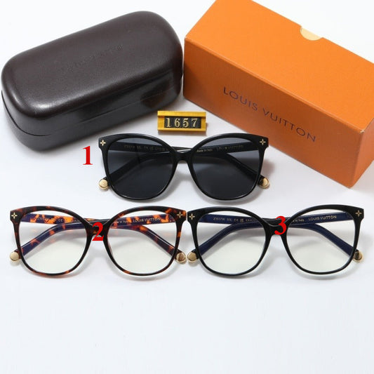 1657   Sunglasses with box