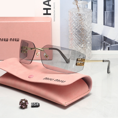 854  Sunglasses with box