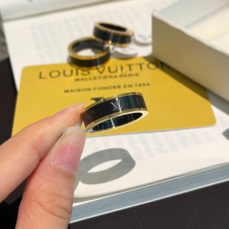 J148  Men's and women's universal titanium steel ring jewelry