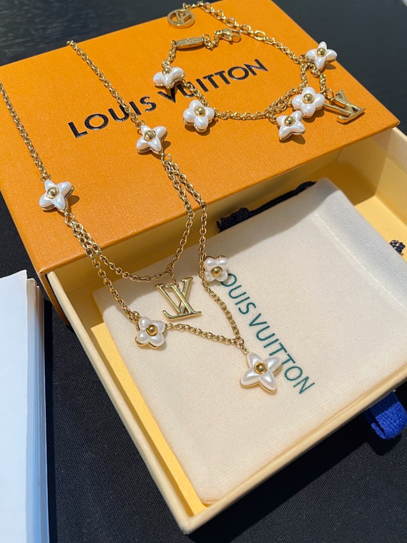 L220  Women's Titanium Steel Bracelet Jewelry