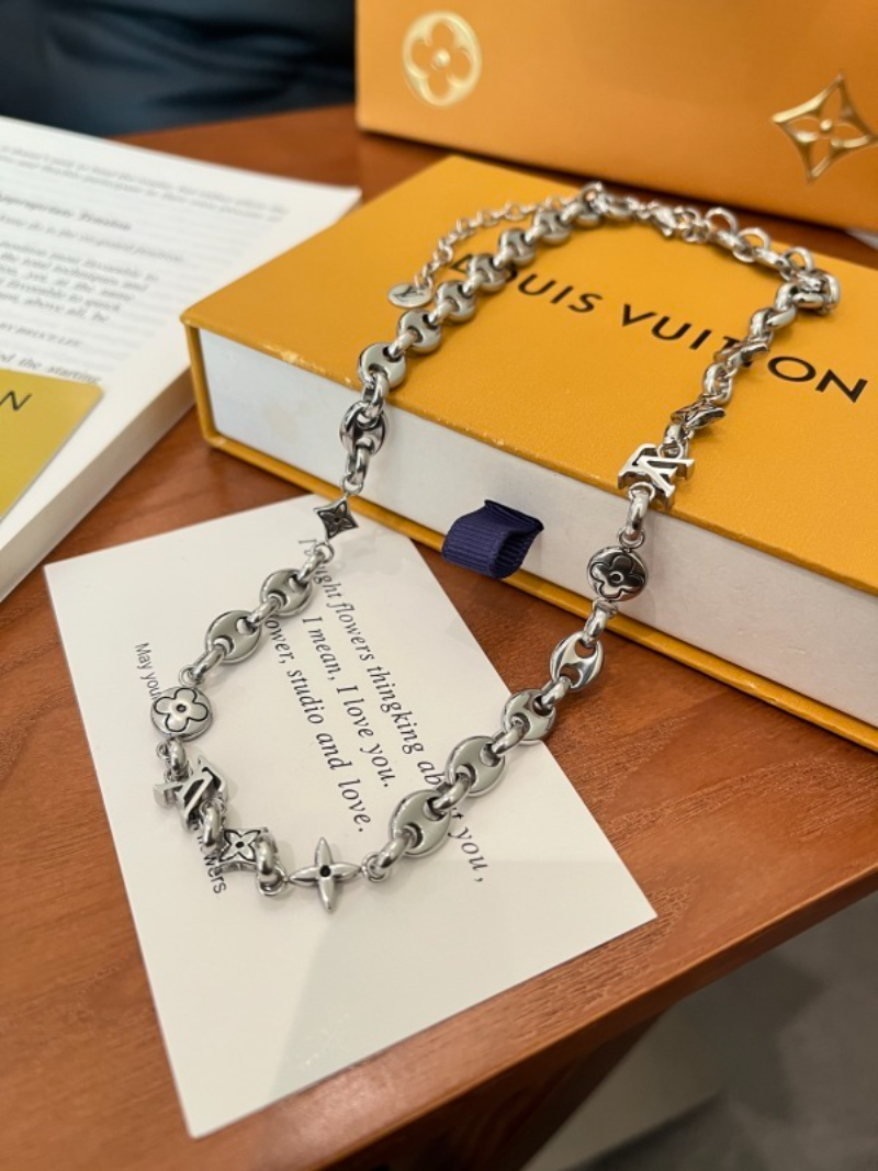 X716   Men's and women's titanium steel bracelet and necklace set jewelry