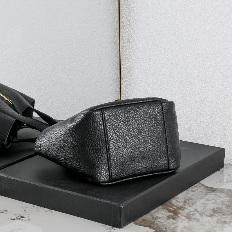 LYP70  Bag 18x15x13cm Handbag Bags