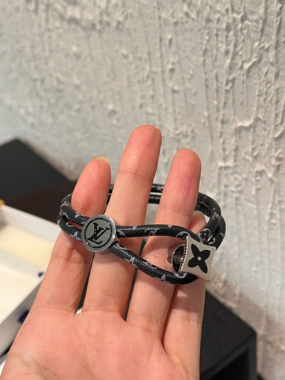 S477  Men's and women's universal titanium steel bracelet jewelry