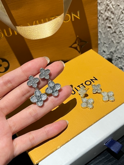 A1208  Women's new fashionable earrings and jewelry