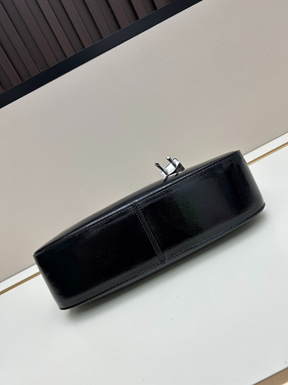 LGIP1 Leather shoulder bag 18-30-8CM Handbag