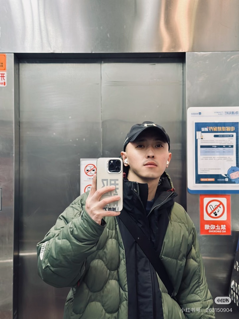 109944  Men's and women's new northern down jacket clothing