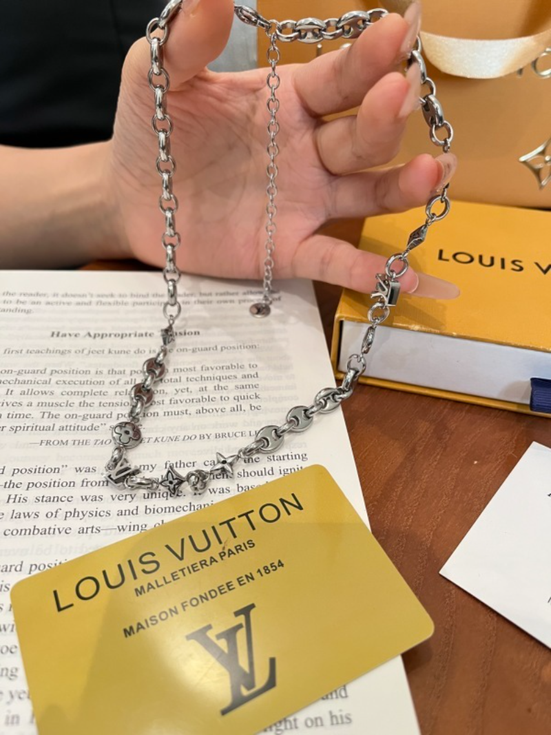 X716   Men's and women's titanium steel bracelet and necklace set jewelry