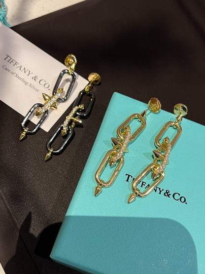 A1240   Women's new fashionable earring jewelry