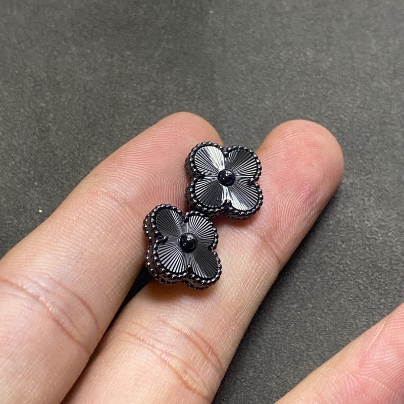 VAE35  Women's New Black Warrior Laser Earnail Jewelry