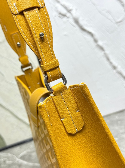 LGP115 bag 28-22-10CM Shoulder bags