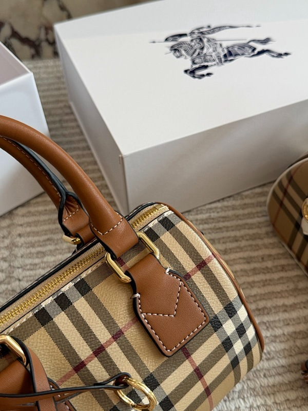 MBP7 bag 20CM Handbag