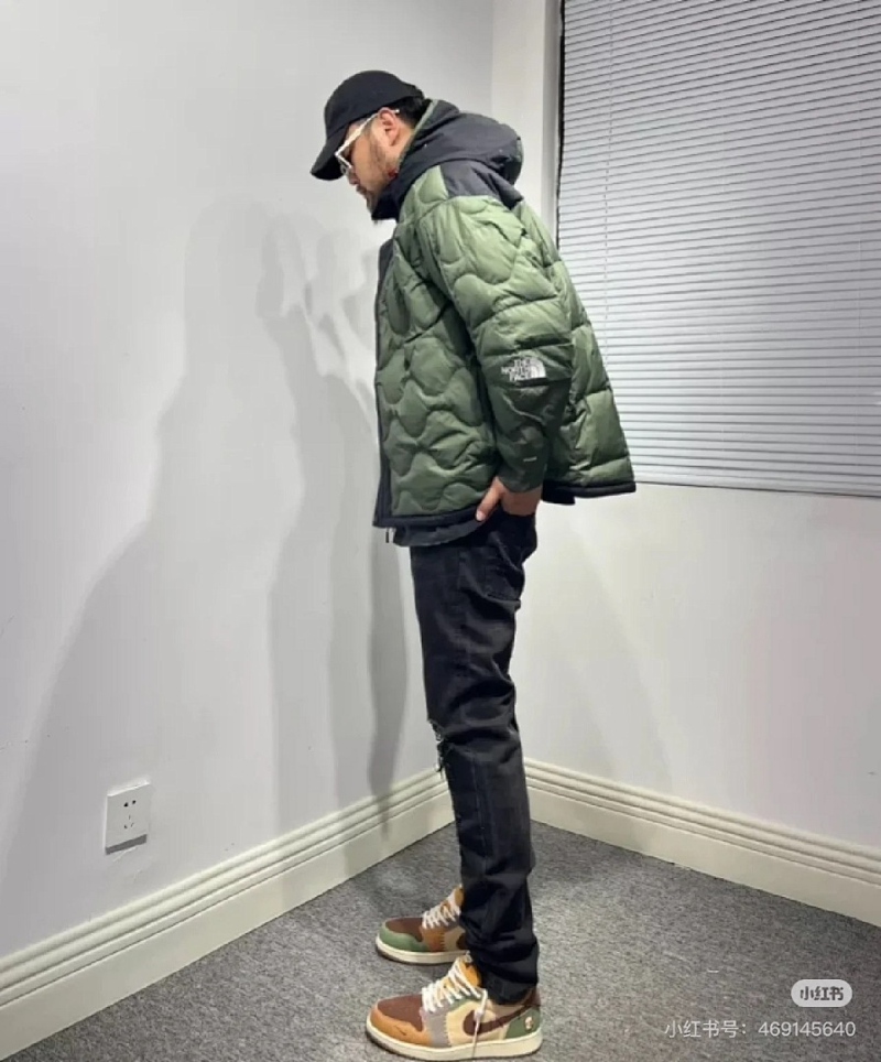 109944  Men's and women's new northern down jacket clothing