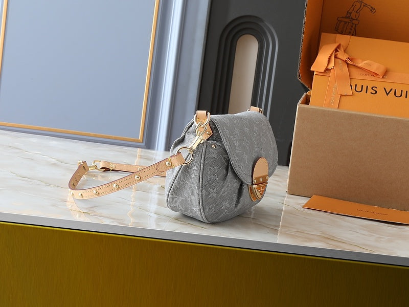 LLP285 bag 27.0-18.0-3.0CM Shoulder bags