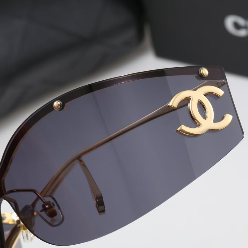 71787  Sunglasses with box