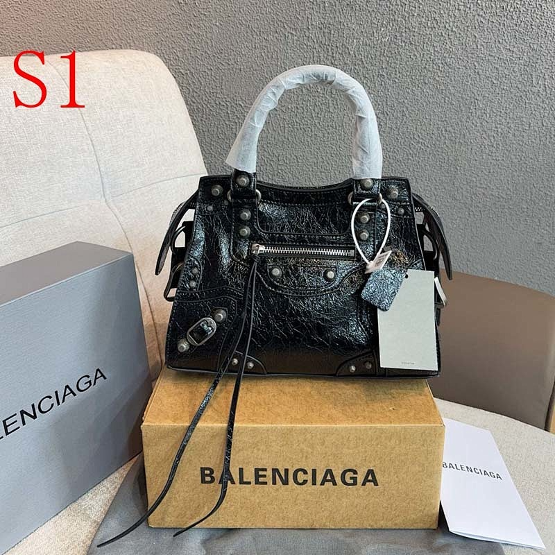 MBP6 bag 26-11-19CM Handbag