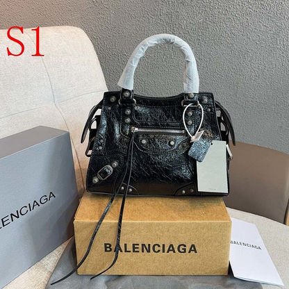 MBP6 bag 26-11-19CM Handbag