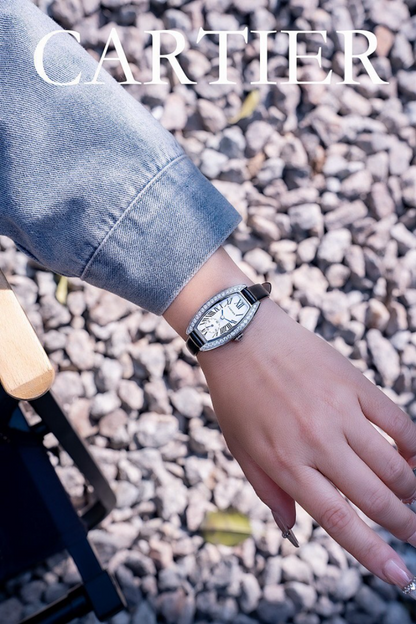 CW21  Women's Soft and Elegant 23mm X30mm Watch